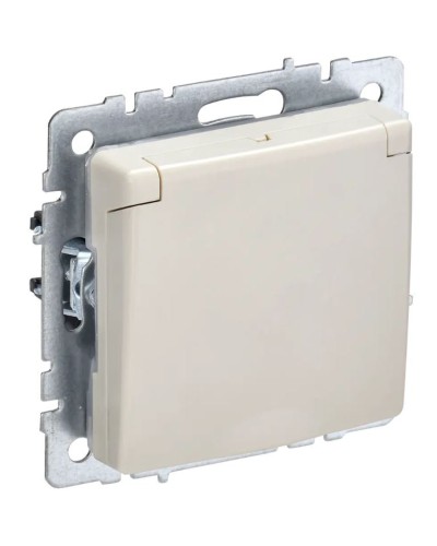Розетка с з/к РСбш10-3-БрКр бежевый BRITE (BR-R16-16-K10). Розетка с заземлением с защитными шторками и крышкой. IEK в Комсомольске-на-Амуре